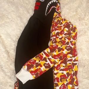 BNWT BAPE L half camo half black